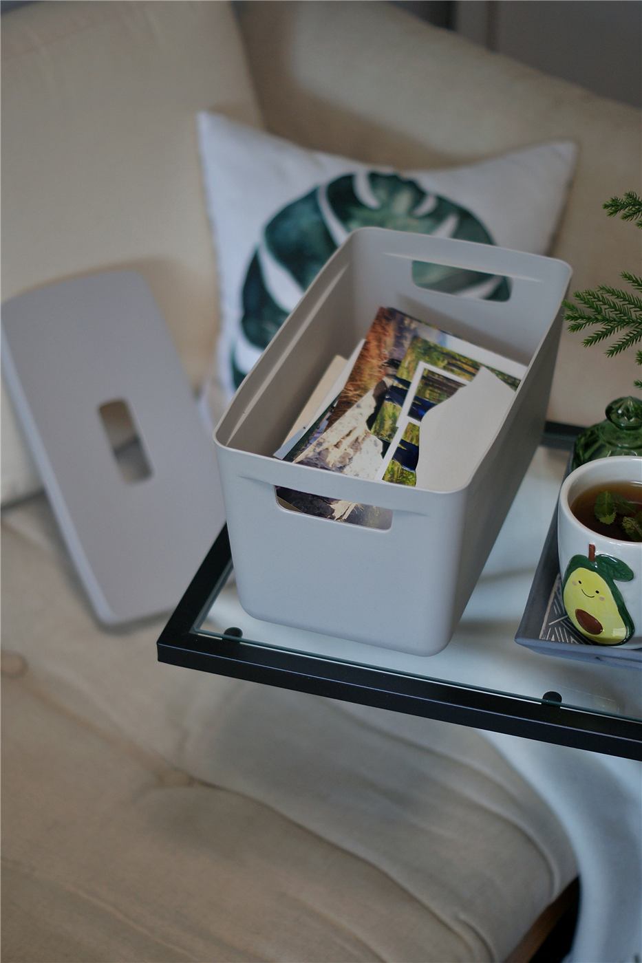 Offene Flexistore-Box mit Zeitschriften